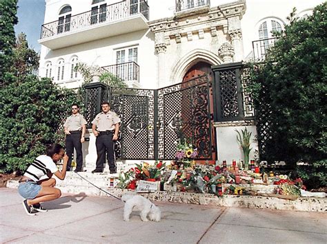 gianni versace causa da morte|Gianni Versace's Death: The Murder That Rocked The Fashion .